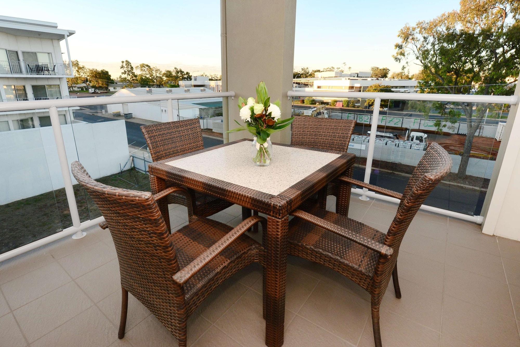 Oaks Moranbah Suites מראה חיצוני תמונה